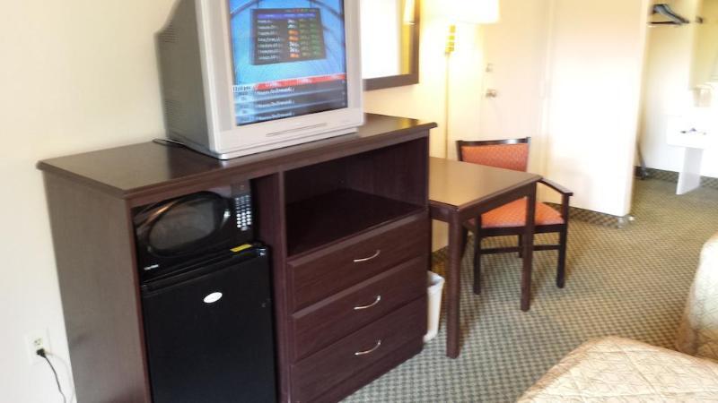 Quality Inn Tampa Lake Magdalene Exterior photo